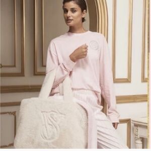 Victoria Secret Faux-Fur Huge Large White Cream Bag Tote 2024 New VS182